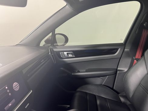 Certified 2023 Porsche Cayenne AWD/4WD image 14