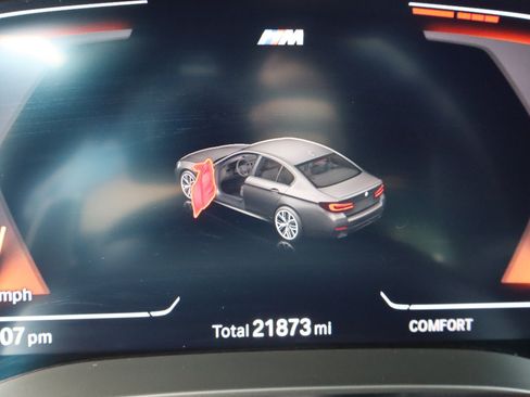 Used 2021 BMW 530i xDrive w/ M Sport Package AWD/4WD image 11