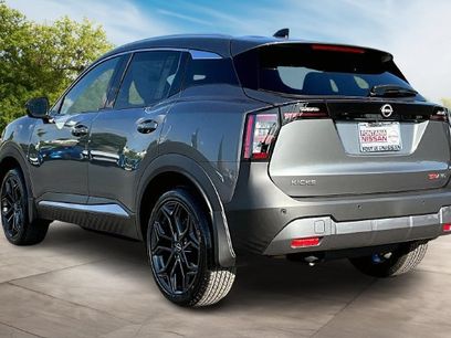 New 2026 Nissan Kicks SR w/ Cold Weather Package