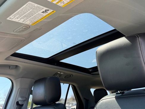 Used 2021 Ford Explorer Limited w/ Equipment Group 301A image 25