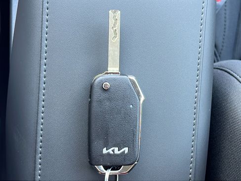 New 2026 Kia Niro LX FWD image 24