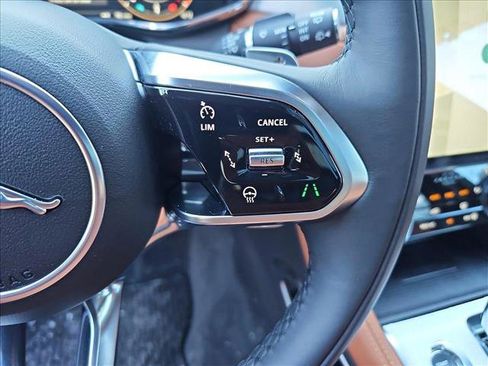 New 2025 Jaguar F-PACE R-Dynamic S image 19