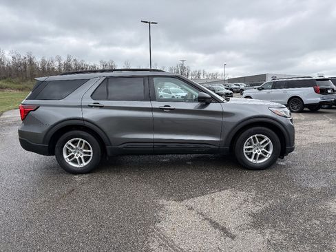 New 2026 Ford Explorer Active RWD image 6