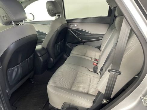 Used 2017 Hyundai Santa Fe SE AWD/4WD image 17
