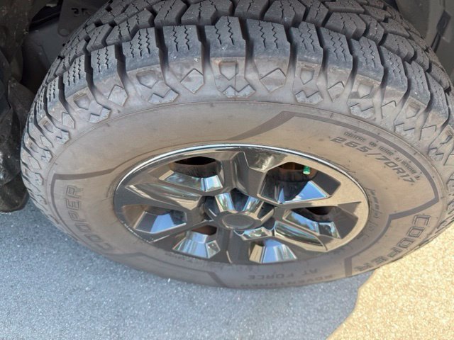 Used 2021 Toyota 4Runner SR5 Premium w/ Moonroof Package AWD/4WD image 5