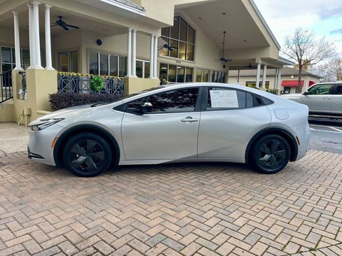 Used 2024 Toyota Prius LE image 2