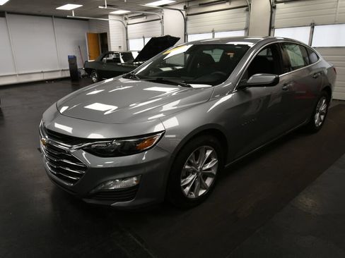 Used 2024 Chevrolet Malibu LT FWD image 3