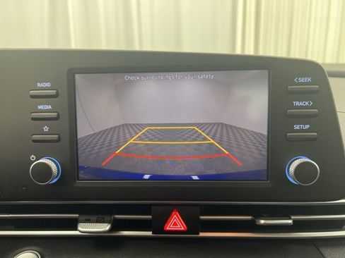 Used 2023 Hyundai Elantra SEL image 21