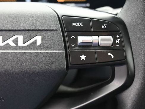 Used 2025 Kia K4 LXS image 27