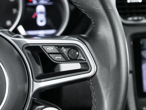 Used 2025 Porsche 718 Cayman RWD image 80