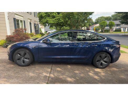 Used 2018 Tesla Model 3 Long Range RWD image 2