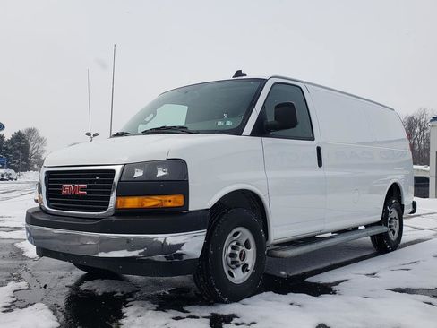 Used 2024 GMC Savana 2500 w/ Driver Convenience Package image 8