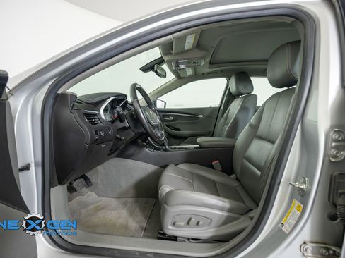 Used 2019 Chevrolet Impala LT w/ Sunroof and Spoiler Package FWD image 11