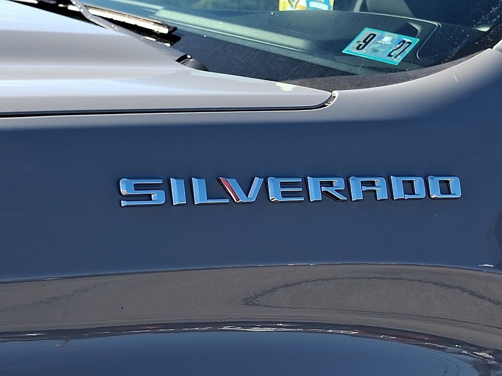 Used 2024 Chevrolet Silverado 1500 LT AWD/4WD image 33