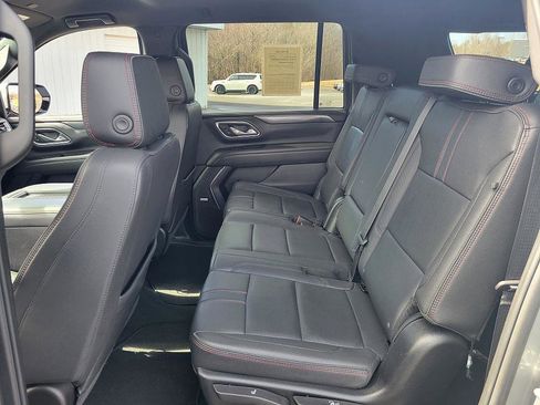 Used 2024 Chevrolet Suburban RST image 12