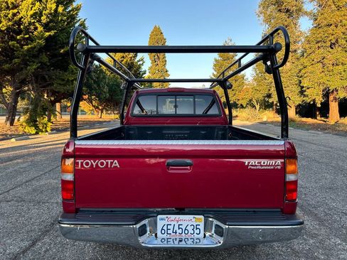 Used 2000 Toyota Tacoma PreRunner image 16