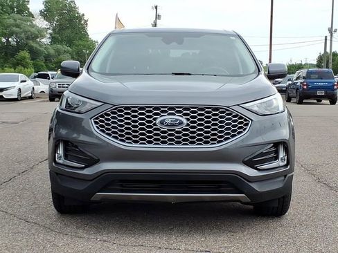 Certified 2023 Ford Edge SEL w/ Convenience Package AWD/4WD image 2