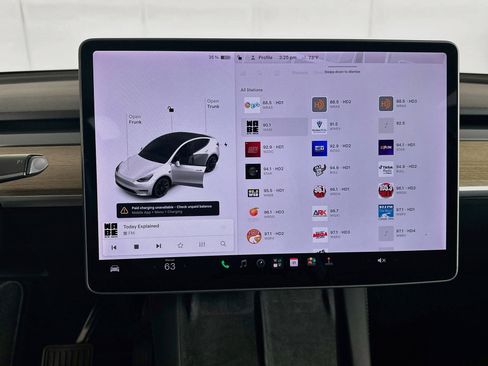 Used 2021 Tesla Model Y Long Range AWD/4WD image 18