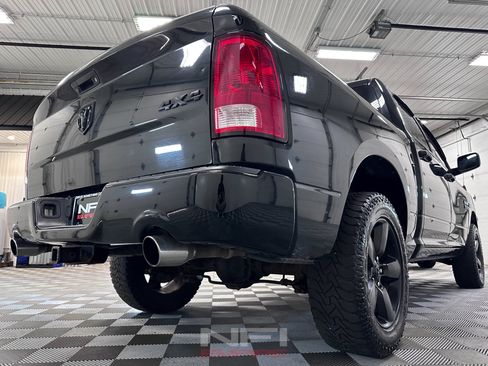 Used 2016 RAM 1500 Express w/ Black Ram 1500 Express Group AWD/4WD image 19