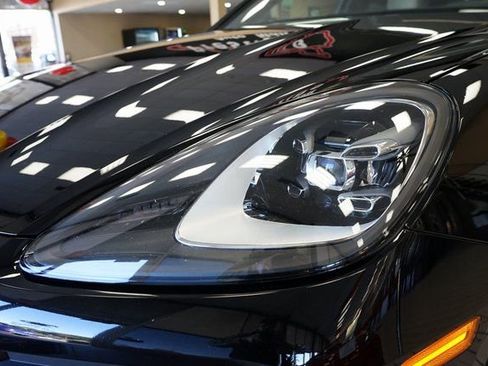 Used 2020 Porsche Cayenne Base image 22