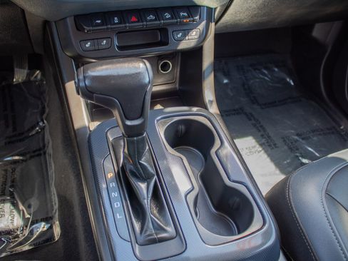 Used 2020 Chevrolet Colorado Z71 AWD/4WD image 19