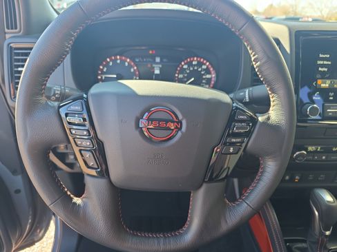 Used 2022 Nissan Frontier Pro-X image 16