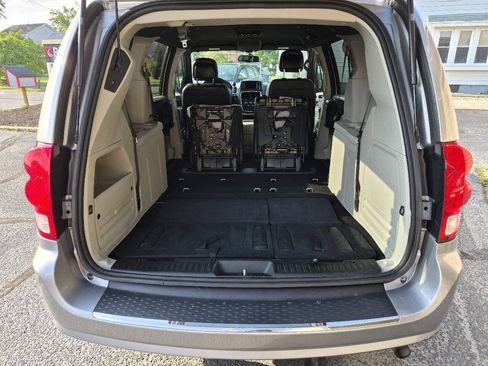 Used 2018 Dodge Grand Caravan SXT FWD image 30