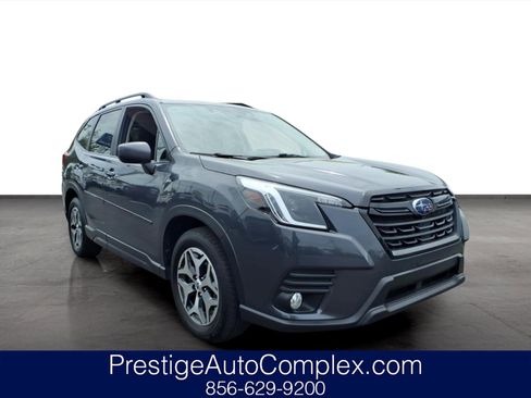 Certified 2022 Subaru Forester Premium AWD/4WD image 1