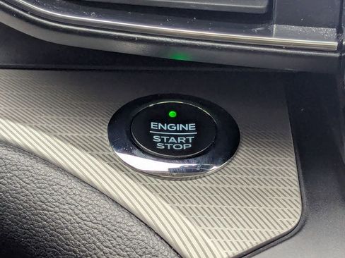 Used 2020 Ford Explorer XLT w/ Equipment Group 202A image 20