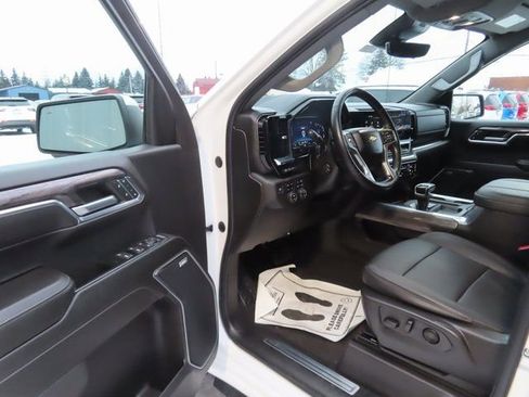 Used 2023 Chevrolet Silverado 1500 LTZ w/ Technology Package AWD/4WD image 18