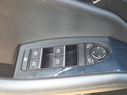 Used 2021 MAZDA MAZDA3 s FWD image 19