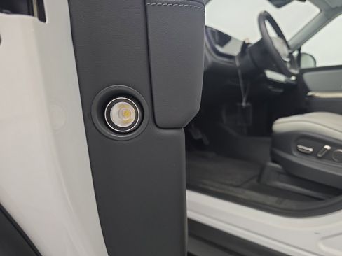 Used 2025 Rivian R1S Adventure AWD/4WD image 32