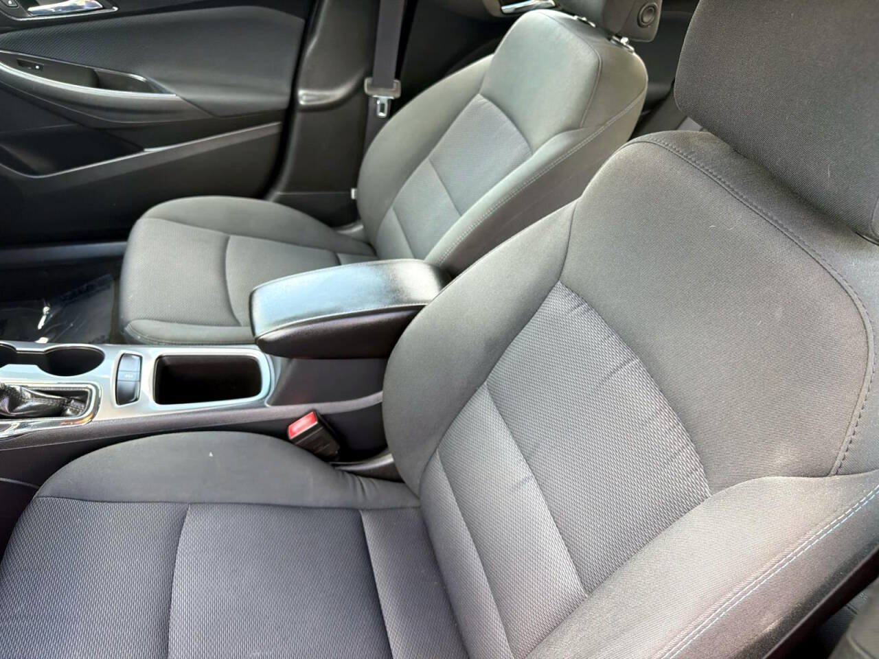 Used 2016 Chevrolet Cruze LT w/ Convenience Package FWD image 16