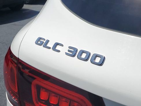 Used 2021 Mercedes-Benz GLC 300 image 7