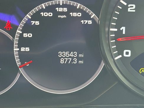 Used 2023 Porsche Cayenne AWD/4WD image 42