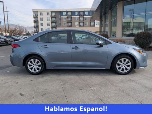 Used 2025 Toyota Corolla LE image 2