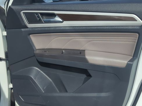 Certified 2023 Volkswagen Atlas SE image 16