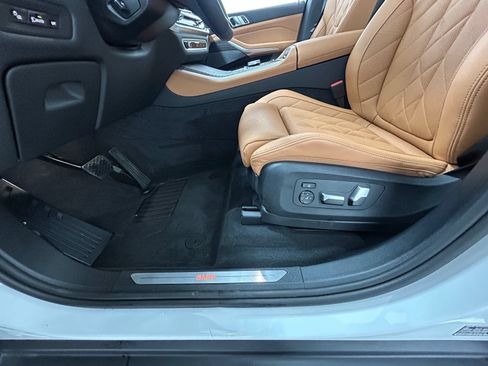 Used 2026 BMW X5 xDrive50e w/ Premium Package AWD/4WD image 31