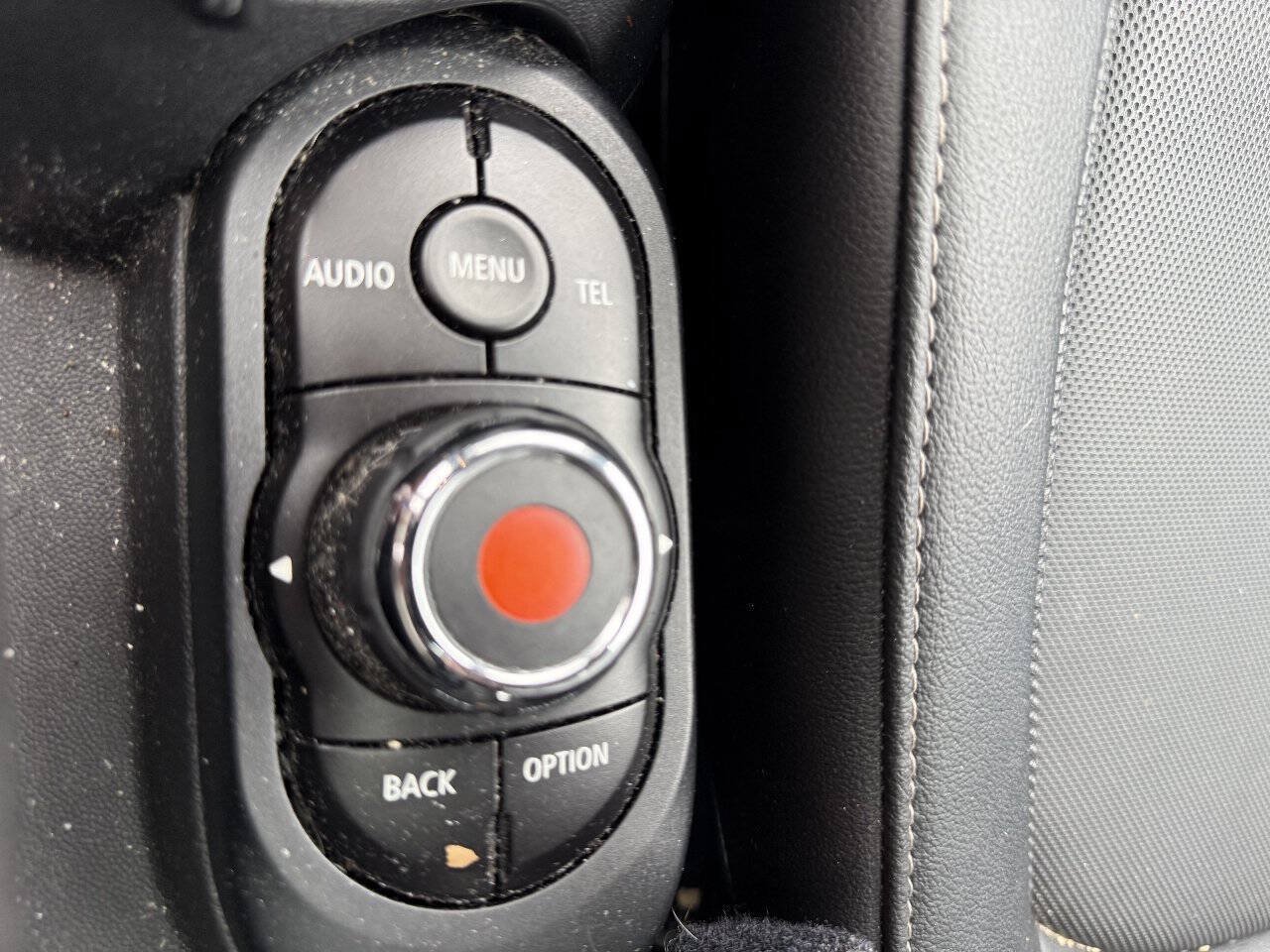 Used 2015 MINI Cooper 4-Door Hardtop FWD image 19