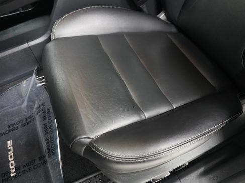 Used 2023 Nissan Rogue SL w/ SL Premium Package image 11