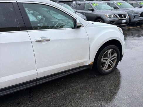 Used 2017 Chevrolet Equinox Premier w/ Enhanced Convenience Package FWD image 4