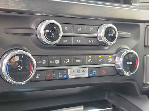 Used 2024 Ford F250 Lariat AWD/4WD image 26