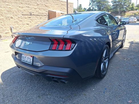Used 2025 Ford Mustang Coupe RWD image 6