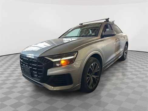 Used 2022 Audi Q8 Premium image 5