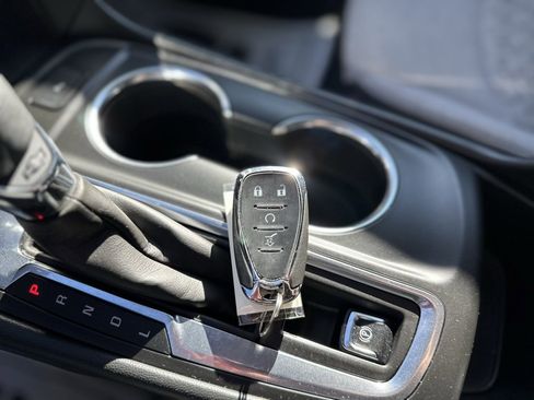 Used 2024 Chevrolet Equinox LT image 33