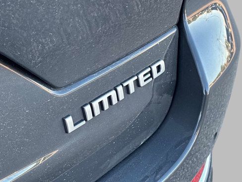 Certified 2025 Jeep Grand Cherokee Limited AWD/4WD image 11