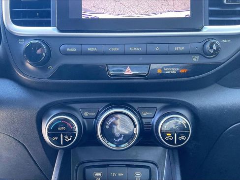 Used 2023 Hyundai Venue SEL w/ Cargo Package image 17