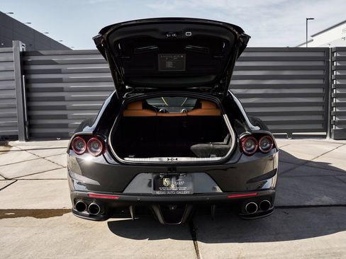 Used 2018 Ferrari GTC4Lusso image 21