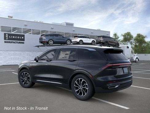 New 2026 Lincoln Nautilus Premier AWD/4WD image 4