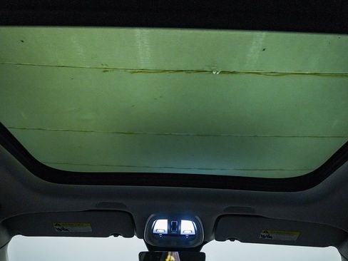 Certified 2023 Volvo XC60 T8 Ultimate w/ Protection Package Premier AWD/4WD image 17